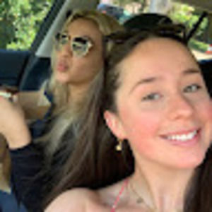 Meet your Posher, Holly